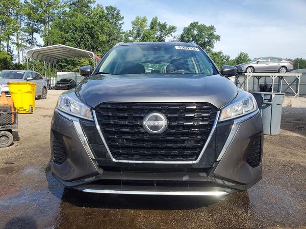 2022 NISSAN KICKS