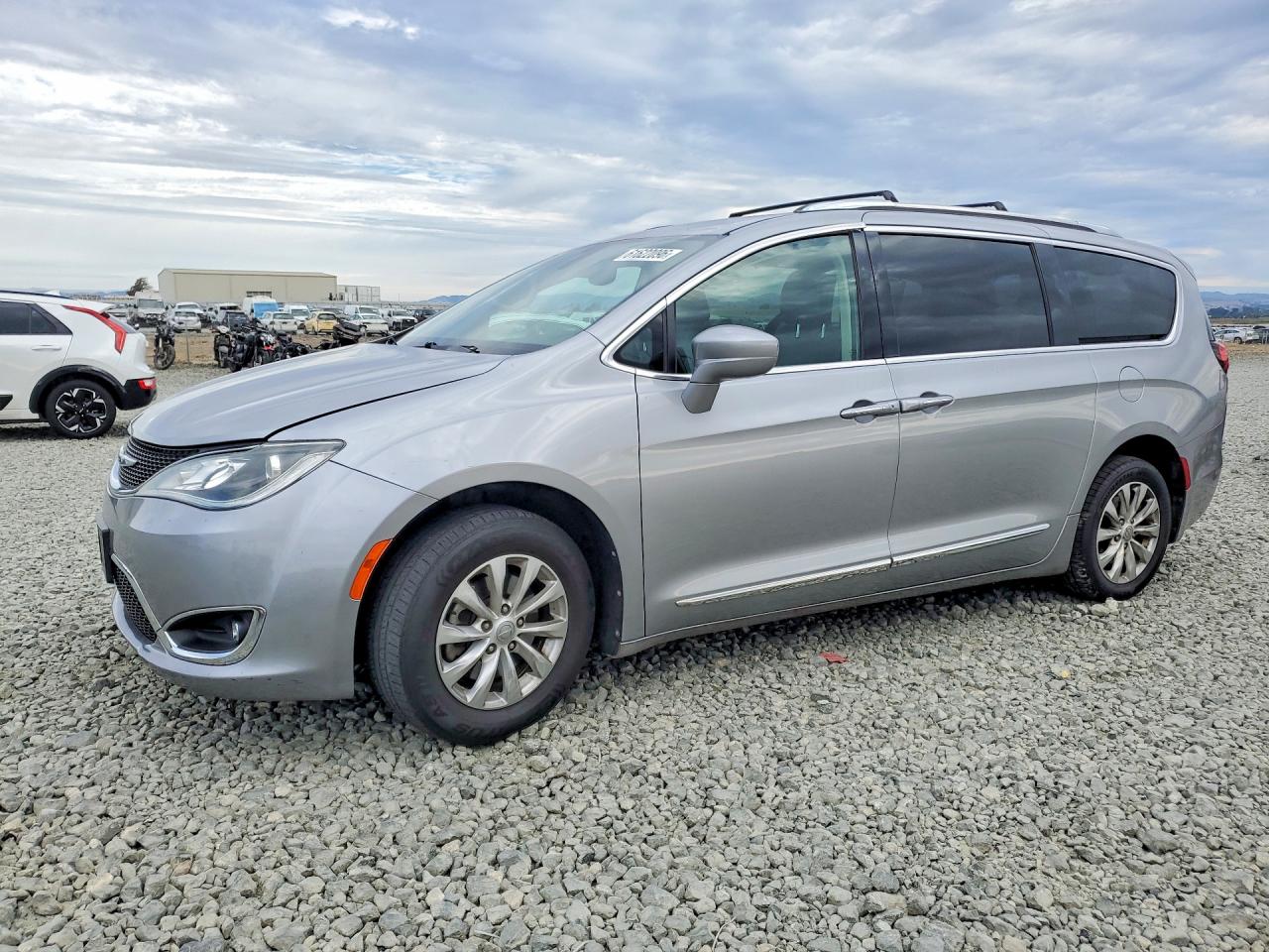 2019 CHRYSLER PACIFICA