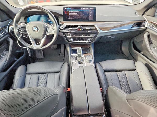 2021 BMW 530E