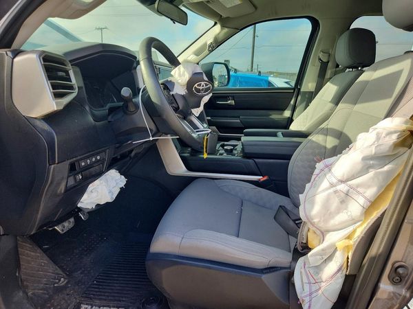 2023 TOYOTA TUNDRA SR5