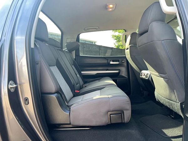2015 TOYOTA TUNDRA SR5 Grade