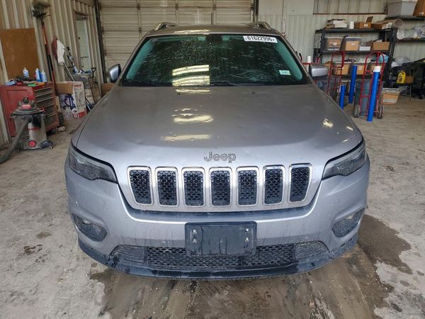 2019 JEEP CHEROKEE LATITUDE FWD