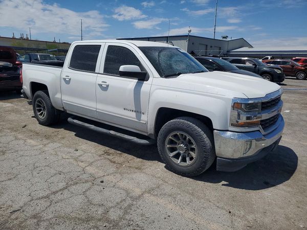 2017 CHEVROLET SILVERADO LT