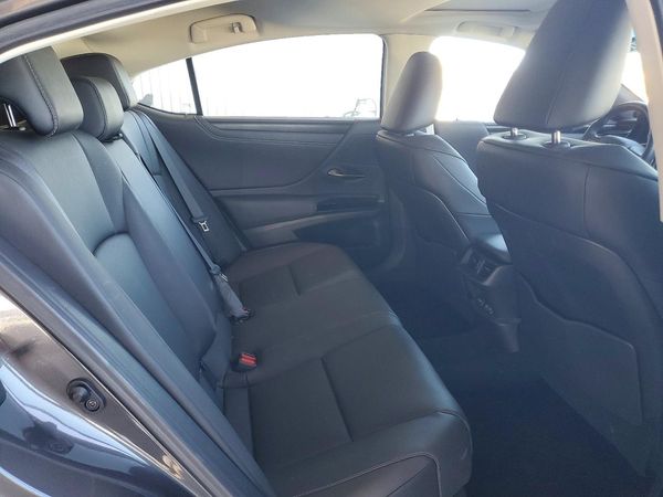 2025 LEXUS ES 350