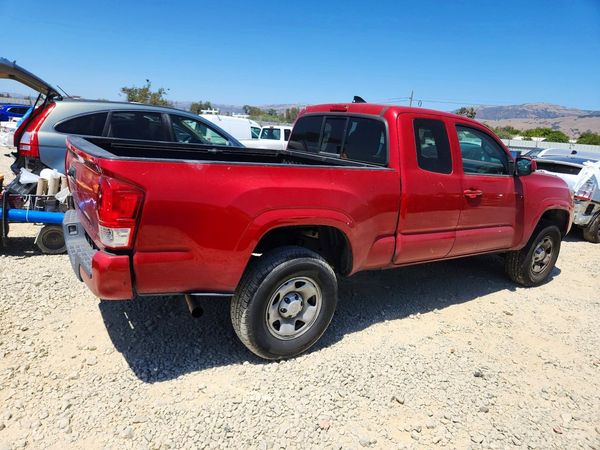 2019 TOYOTA TACOMA SR5