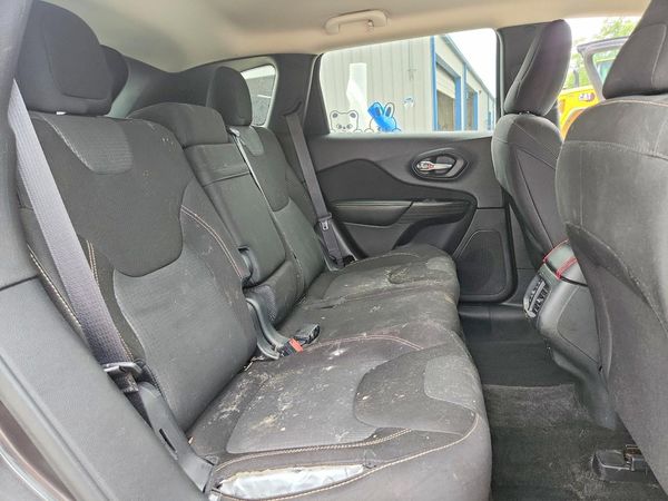 2015 JEEP CHEROKEE LATITUDE 4X4
