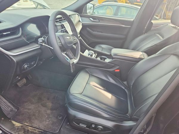 2025 JEEP GRAND CHEROKEE