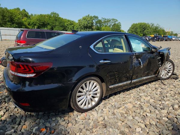 2017 LEXUS LS 460