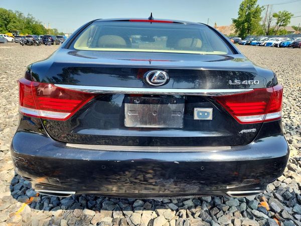 2017 LEXUS LS 460