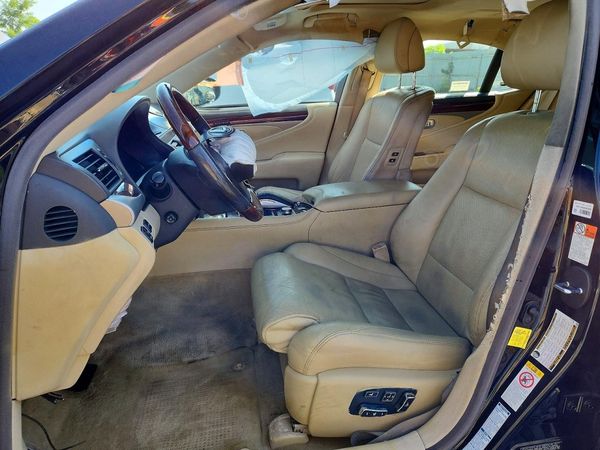 2017 LEXUS LS 460