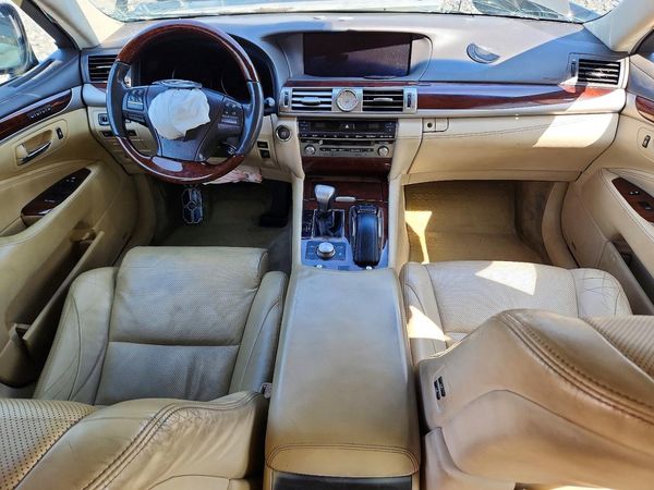 2017 LEXUS LS 460