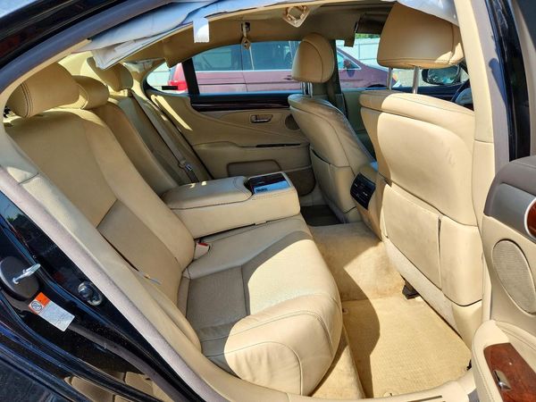 2017 LEXUS LS 460