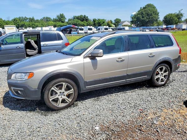 2015 VOLVO XC70 Platinum (non R design)
