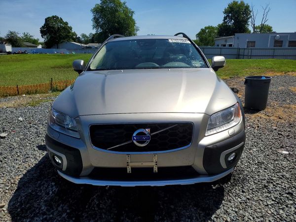 2015 VOLVO XC70 Platinum (non R design)