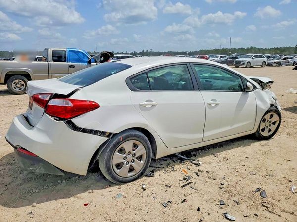 2016 KIA FORTE GL (Middle-Low Grade)