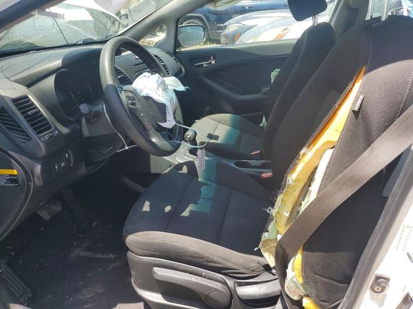 2016 KIA FORTE GL (Middle-Low Grade)