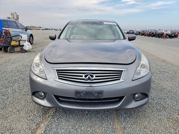 2015 INFINITI Q40