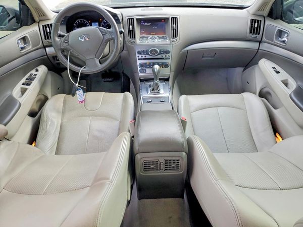 2015 INFINITI Q40