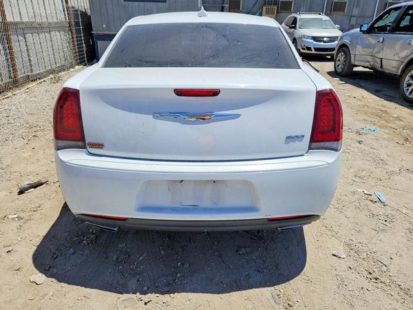 2018 CHRYSLER 300