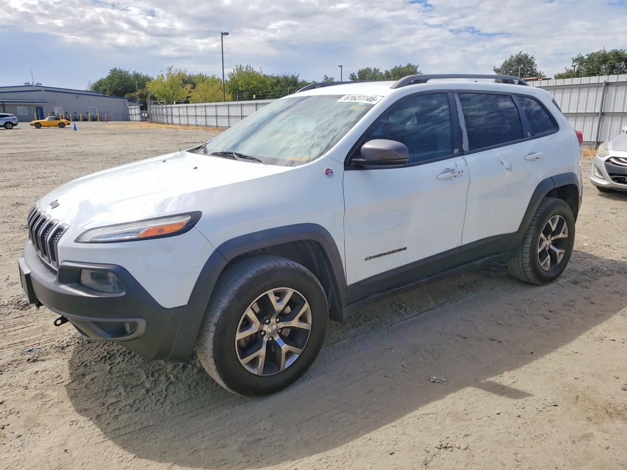 2014 JEEP CHEROKEE Trailhawk — Front 3/4