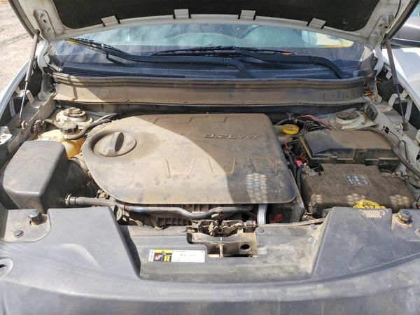 2014 JEEP CHEROKEE Trailhawk — Engine bay