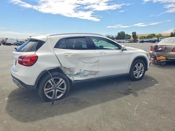 2020 MERCEDES-BENZ GLA GLA250