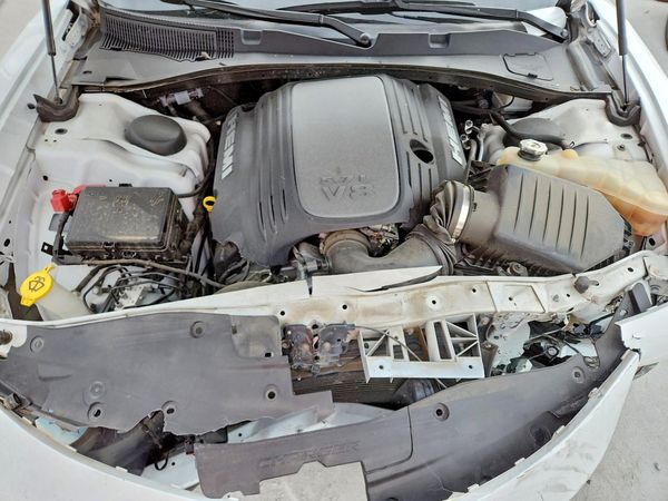 2022 DODGE CHARGER R/T — Engine bay