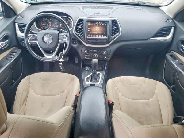 2015 JEEP CHEROKEE LATITUDE 4X4