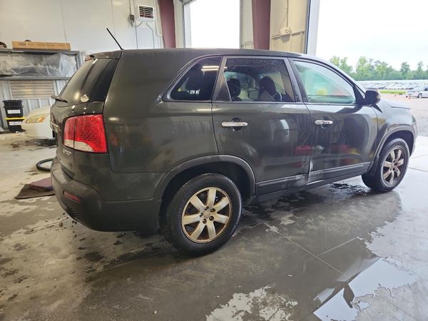 2013 KIA SORENTO Base / LX