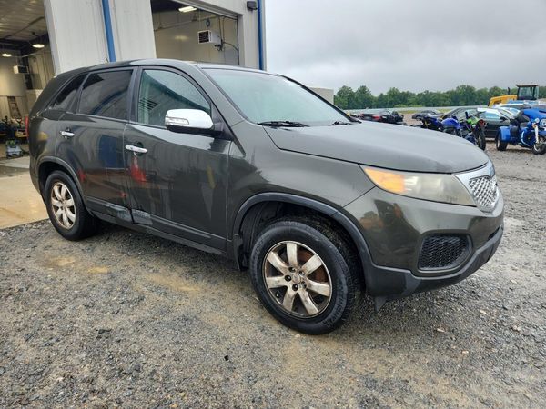 2013 KIA SORENTO Base / LX