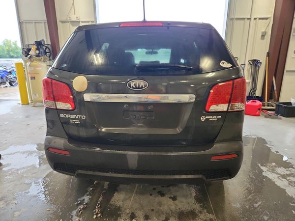 2013 KIA SORENTO Base / LX
