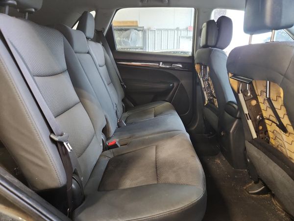 2013 KIA SORENTO Base / LX