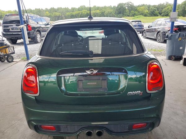 2018 MINI COOPER