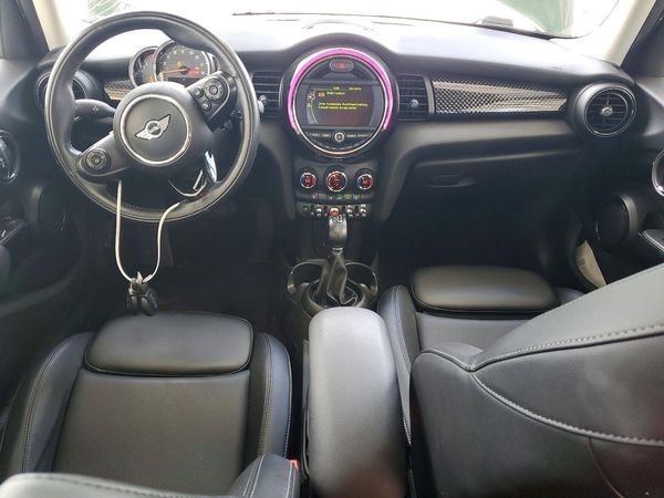 2018 MINI COOPER
