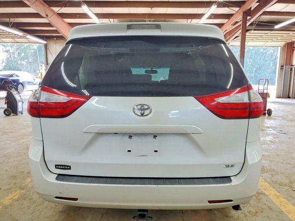 2015 TOYOTA SIENNA