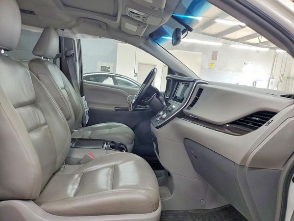 2015 TOYOTA SIENNA