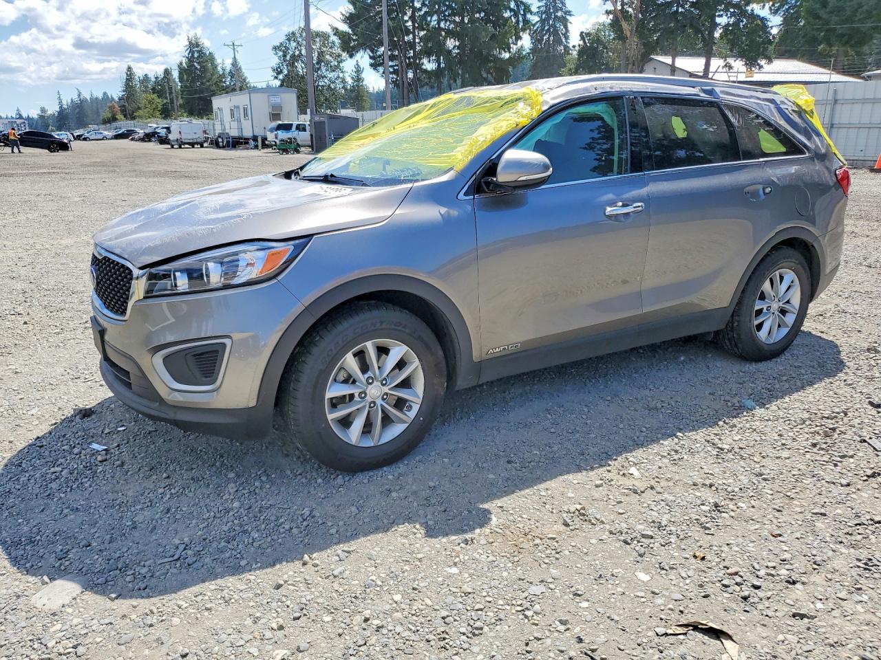 2017 KIA SORENTO L, LX