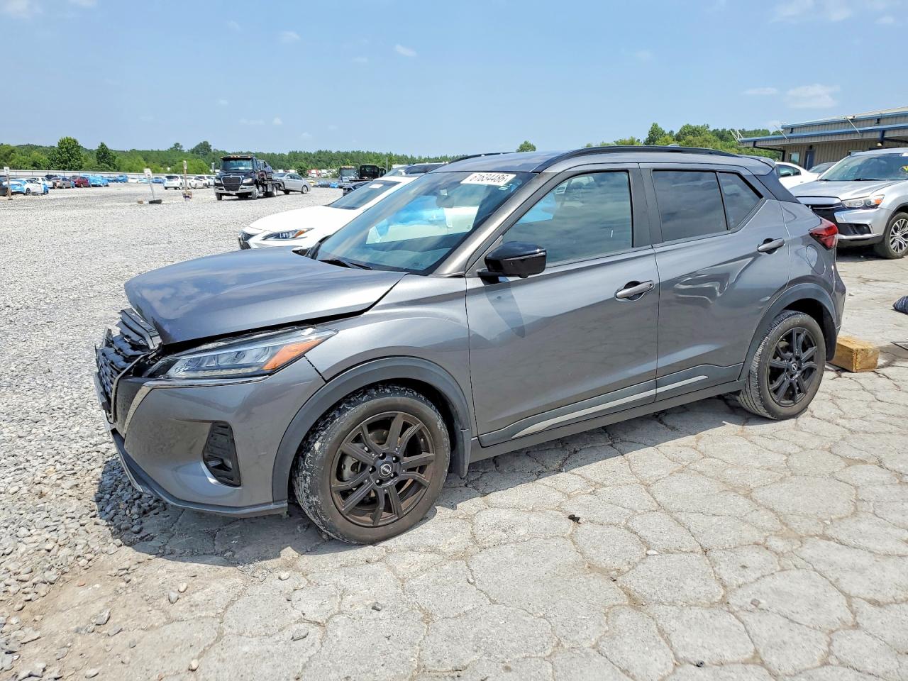 2022 NISSAN KICKS SR