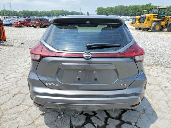 2022 NISSAN KICKS SR