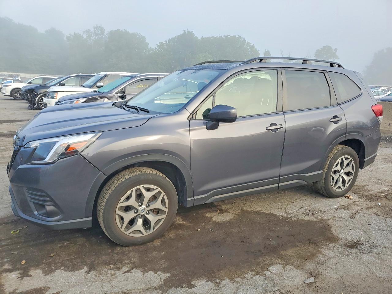 2022 SUBARU FORESTER Premium