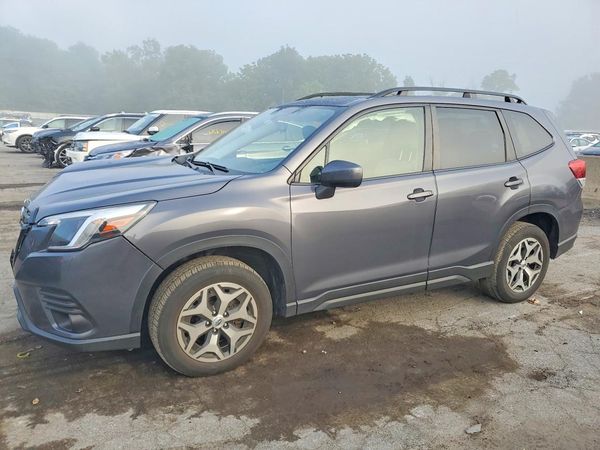 2022 SUBARU FORESTER Premium