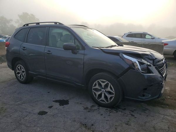 2022 SUBARU FORESTER Premium