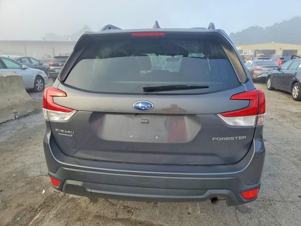 2022 SUBARU FORESTER Premium