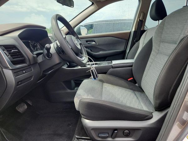 2023 NISSAN ROGUE SV — DENT