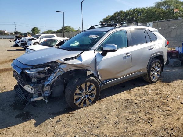2022 TOYOTA RAV4 XLE Premium