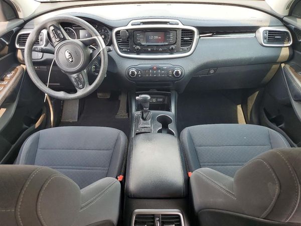 2018 KIA SORENTO L, LX