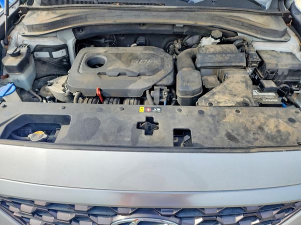 2019 HYUNDAI SANTA FE SE