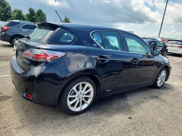 2013 LEXUS CT 200h