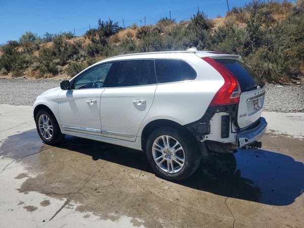 2015 VOLVO XC60 Premier (non R design)