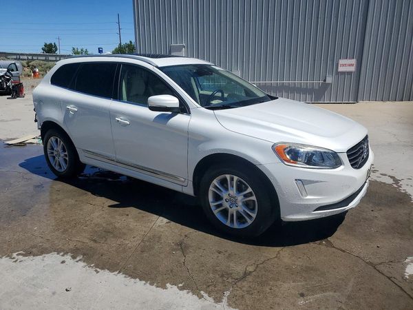 2015 VOLVO XC60 Premier (non R design)